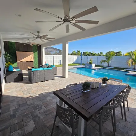 Villa Casa Madrid Heated Pool Sleeps 8